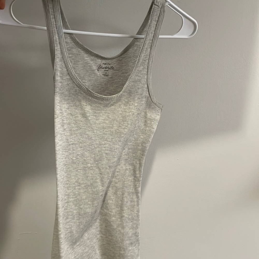 Grey tank.